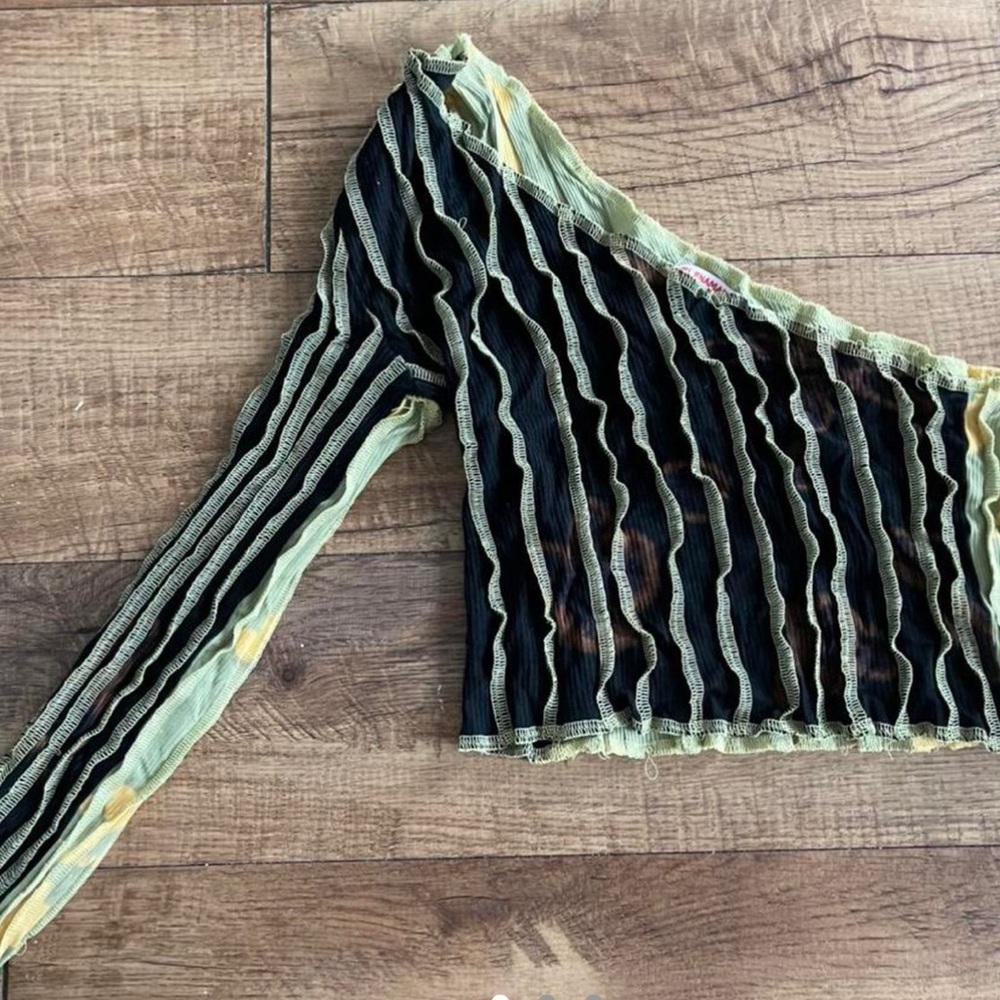 HelenaManzo one shoulder top!